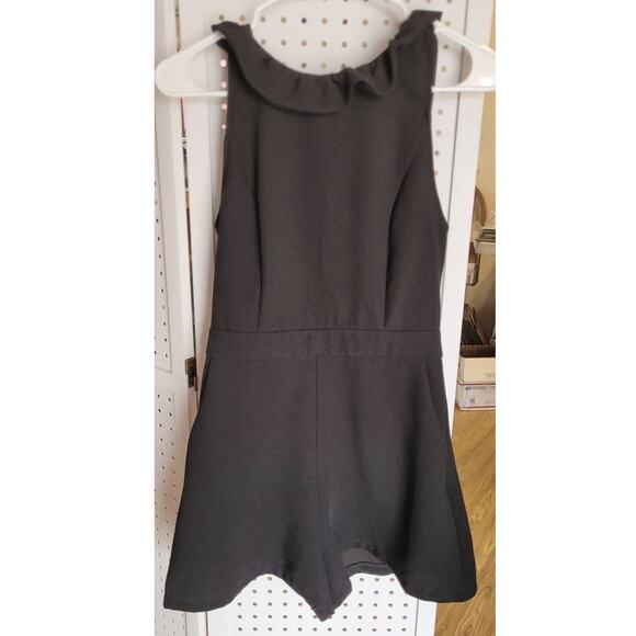 DO & BE Black Womens Romper Shorts S Ruffles Sleeveless Back Tie Y2K Date Night - Picture 1 of 9